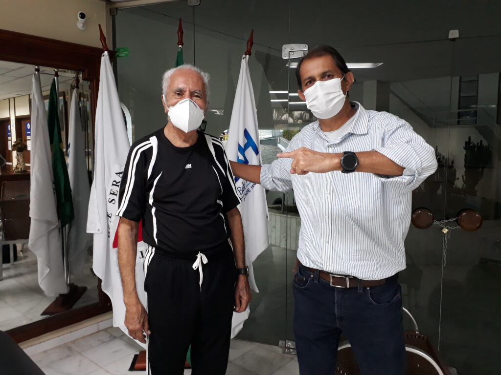 Euzebio de Souza, o Gigante, e o Presidente do CBH, Almir Caixeta