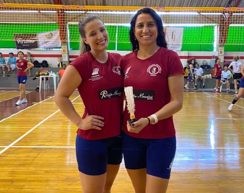 Luara e Regina campeãs categoria Profissional