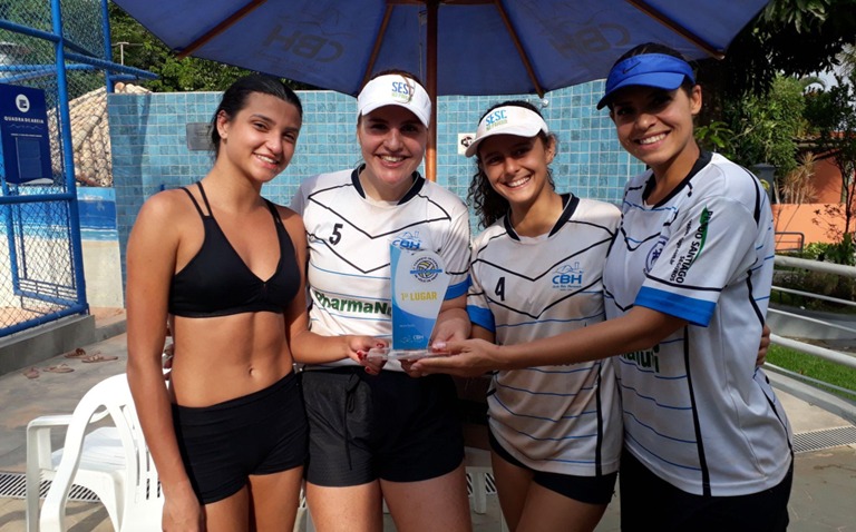 No feminino, 1º Lugar para Priscila e Roberta e 2º Lugar para Taiani e Bárbara