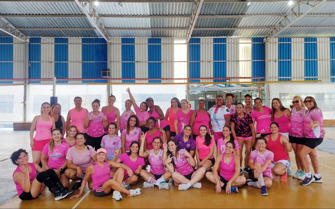 Rosa nas quadras: integração e conscientização