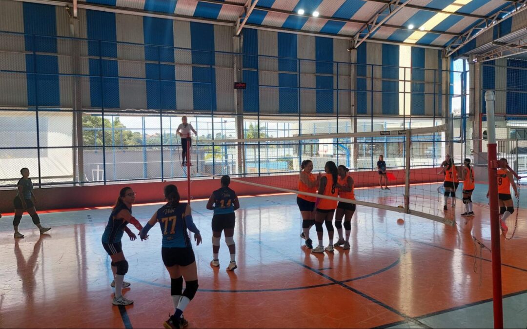 Vôlei em Cores: Campeonato Interno aproxima atletas
