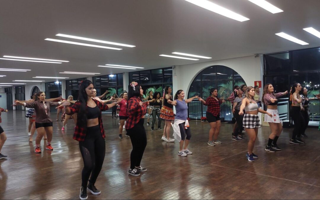 Aulão de Dança no CBH em Ritmo de Festa Junina